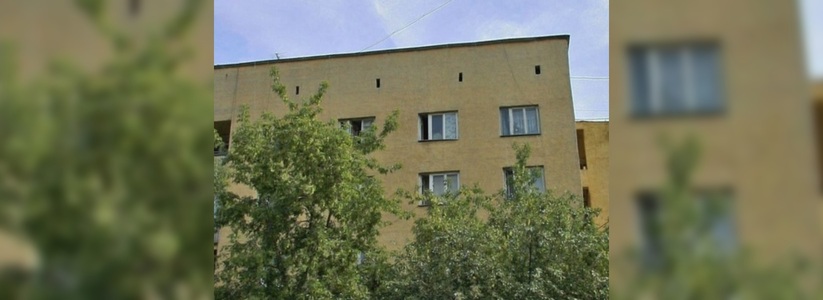 В Екатеринбурге второе самоубийство за день: на Сортировке из окна многоэтажного дома выпал мужчина