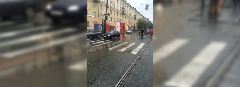 ДТП в Екатеринбурге: на улице Машиностроителей ВАЗ сбил женщину - фото