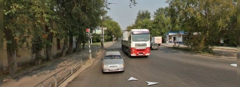 В Екатеринбурге на неделю закрыли для движения одну из улиц на Сортировке