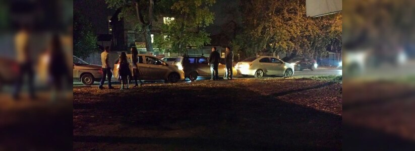 ДТП в Екатеринбурге: на улице Шаумяна столкнулись пять машин фото - 28 сентября 2016