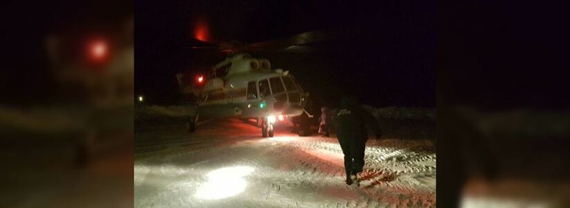 В Свердловской области на вертолете МЧС эвакуировали жителей поселка Ушма 5 января 2017 года – фото видео