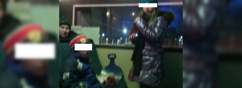 В Екатеринбурге вечером 12 февраля полиция забрала из автобуса двух маленьких детей, которые катались без денег и без родителей