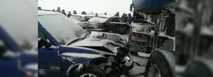 В Свердловской области из-за снегопада пострадали восемь человек