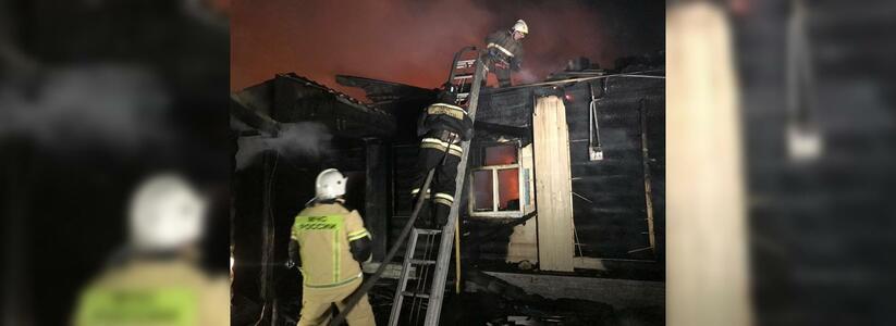 Под Екатеринбургом мужчина спас из пожара двух пенсионеров