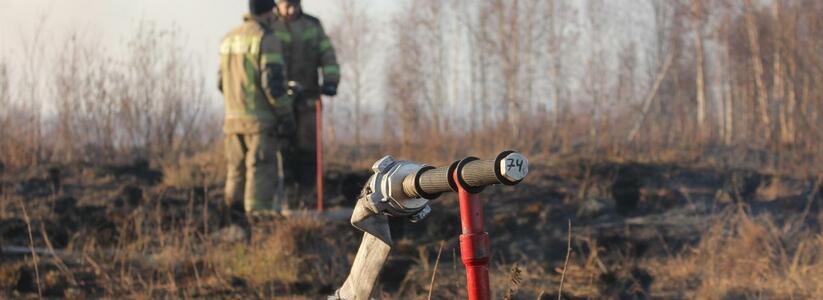 Пожарные наращивают силы для тушения торфяника в Екатеринбурге