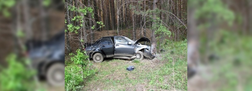 В Свердловской области трое подростков пострадали в аварии по пути в военкомат