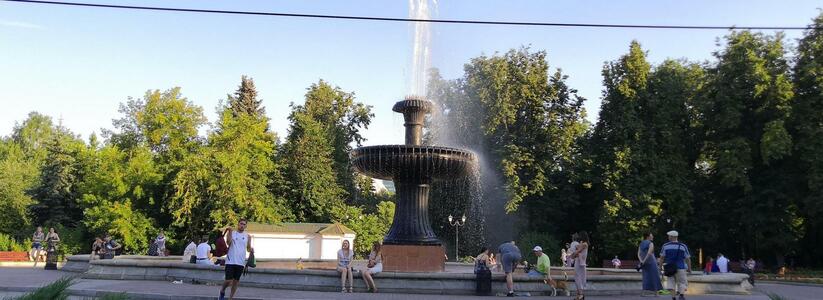 "Впервые за два года": в Дендропарке на 8 Марта включили фонтан