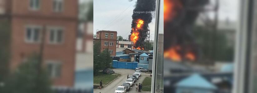 "Видно издалека": на Елизавете загорелся кирпичный завод