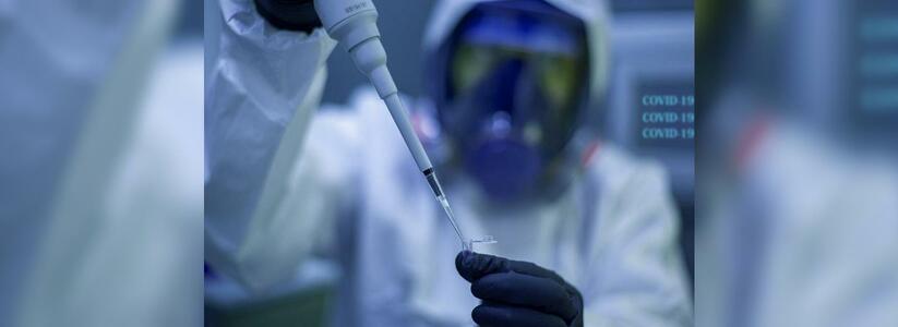 Вакцину от COVID-19 ждут больше 200 тысяч жителей Свердловской области