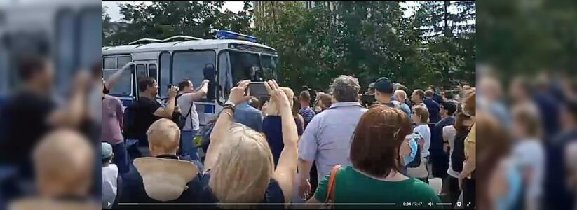 В Екатеринбурге арестовали участника акции в поддержку Хабаровска