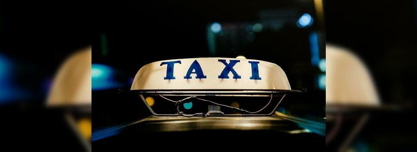 "Надо поднимать цены": екатеринбургские таксисты пожаловались на бедственное положение