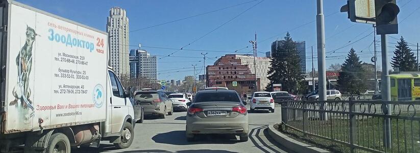В центре Екатеринбурга сломался светофор