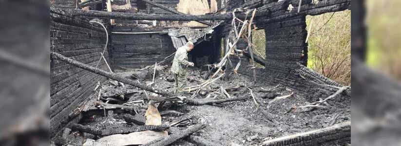 В Екатеринбурге в сгоревшем доме нашли три трупа