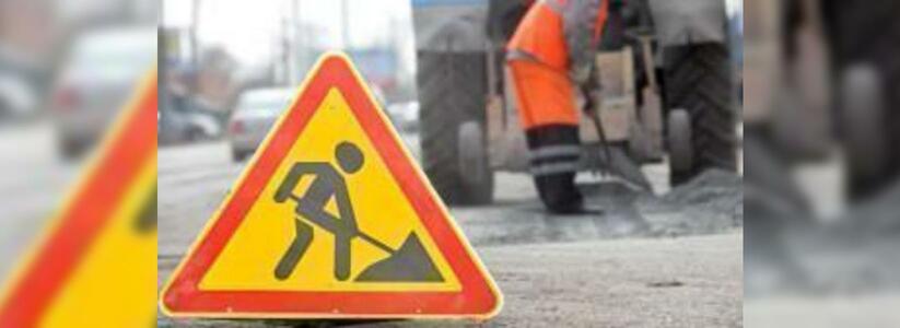 В Екатеринбурге строители закроют движение по Просторной улице на месяц