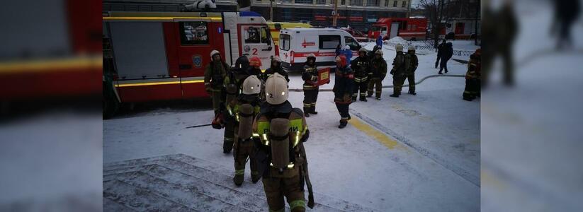 Пожар в офисном здании в Екатеринбурге потушен