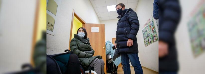 Выездная вакцинация от COVID-19 в Екатеринбурге: как привиться без очереди?