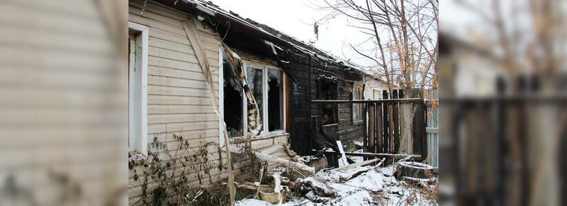 Свердловские полицейские спасли пять человек из горящего дома