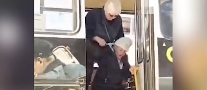 В Свердловской области кондуктор вышвырнула женщину из автобуса. Видео
