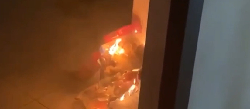 Стычка студентов: неизвестные устроили поджог в общежитии УрФУ. Что произошло?