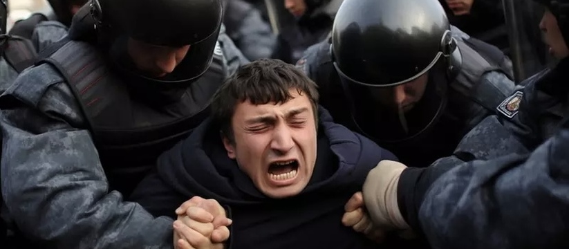 Ворвались бойцы в масках: в ТЦ «Гринвич» в Екатеринбурге устроили облаву на мигрантов