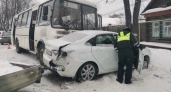 Двойной удар на дорогах: в Свердловской области снегопад спровоцировал сразу две аварии с пассажирскими автобусами