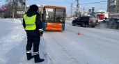 «Не замечает людей на зебре»: в Каменске-Уральском водитель автобуса сбил 80-летнюю бабушку прямо на переходе