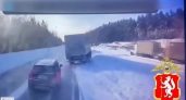 Снежная дорога стала причиной серьёзной аварии с фурой и легковушкой под Нижней Турой: подробности происшествия