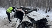 В Свердловской области девушка со стажем в пять дней устроила лобовое столкновение с грузовиком