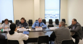В Екатеринбурге глава района взял на контроль проблемы участников СВО: что обсудили на приеме