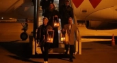 Благодатный огонь из Иерусалима доставили спецбортом в Екатеринбург