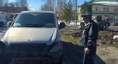 В Серове Mercedes-Benz не пропустил «ВАЗ» на перекрестке — легковушка перевернулась, пострадала пассажирка