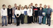 Три многодетные семьи на Урале получили бесплатные земельные участки для строительства домов