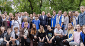 В Екатеринбурге появилась Аллея волонтёров: мэр вручил награды самым активным добровольцам