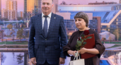 Алексей Орлов наградил ветеранов и сотрудников предприятий Верх-Исетского района в честь 100-летия
