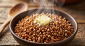 Почему мы неправильно варим гречку: 3 ошибки, которые убивают вкус. И 3 хитрости, чтобы она получилась «зернышко к зернышку»