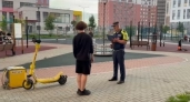Ребёнок в больнице: в Екатеринбурге юноша на самокате сбил малыша
