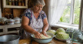 Квашу капусту только так — и вся семья сметает её за два дня: раскрываю главный секрет