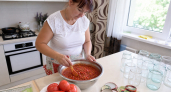 Закатала 20 банок помидоров по‑корейски — со стола улетают быстрее мяса: рассказываю секреты идеальной заготовки