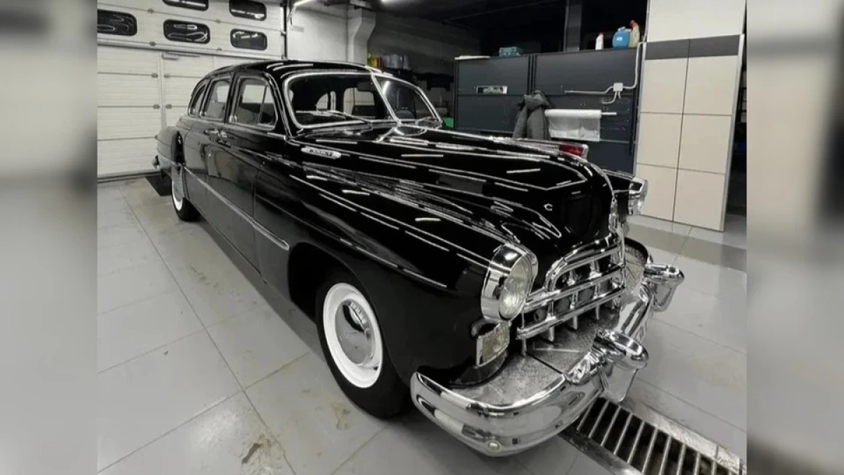 Редчайший ГАЗ 12 ЗИМ 1955 года выставили на продажу в Екатеринбурге за 5,3 миллиона рублей