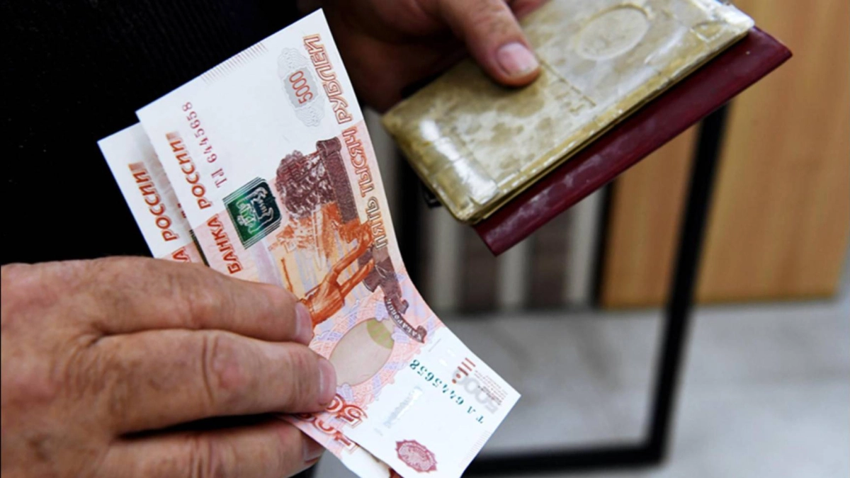 Пенсии теперь считают по-новому: кому добавят 15 000 рублей — списки