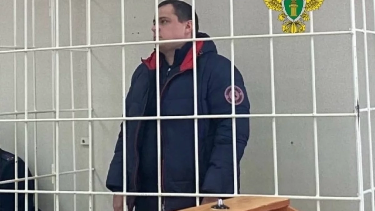 Заключён под стражу: екатеринбуржца поймали при попытке передать миллион рублей врачу