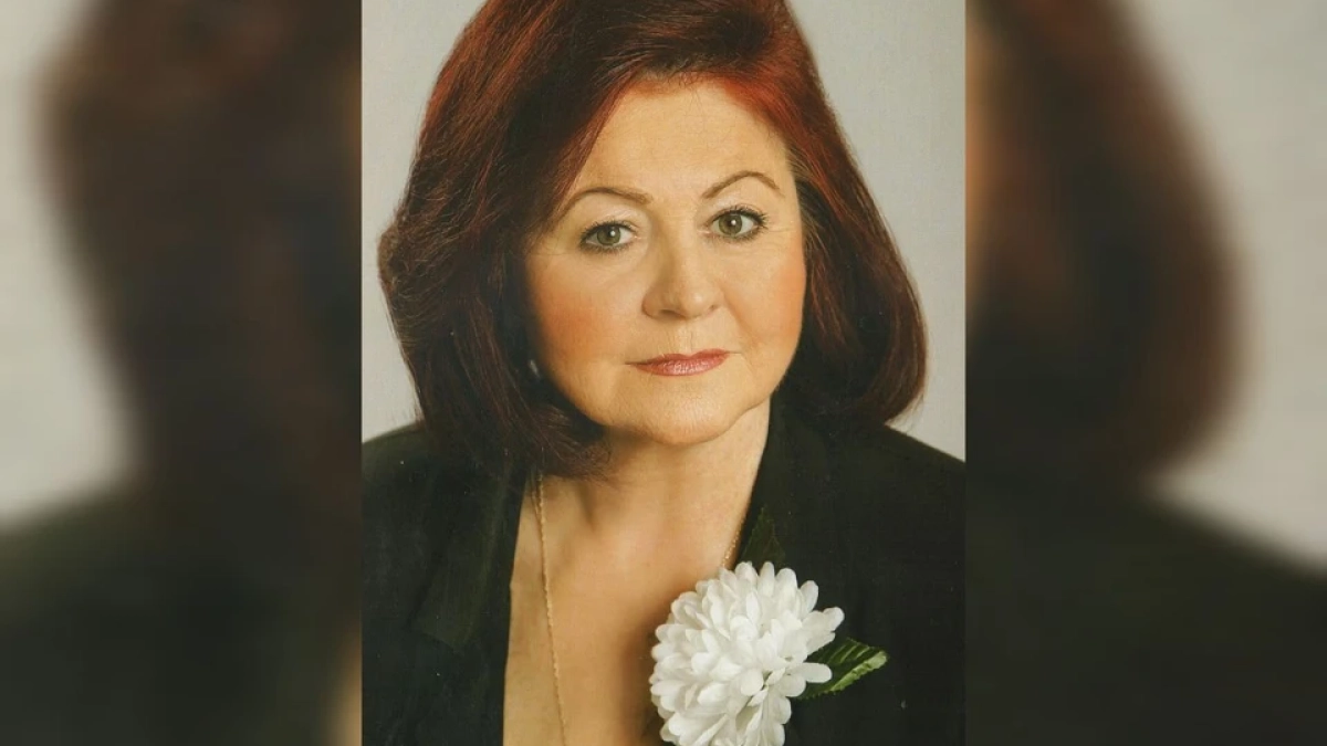 Ушла эпоха: Нижний Тагил простился с легендарной учительницей, отдавшей школе полвека жизни