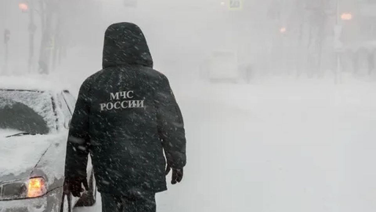 «Может опуститься до -28°»: МЧС объявило экстренное предупреждение из-за лютых морозов на Урале
