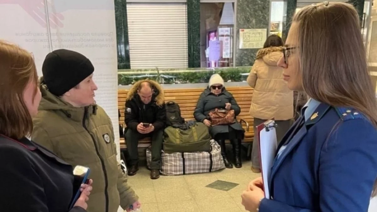 Прокуратура на взводе: в Екатеринбурге началась проверка из-за массового срыва графика поездов