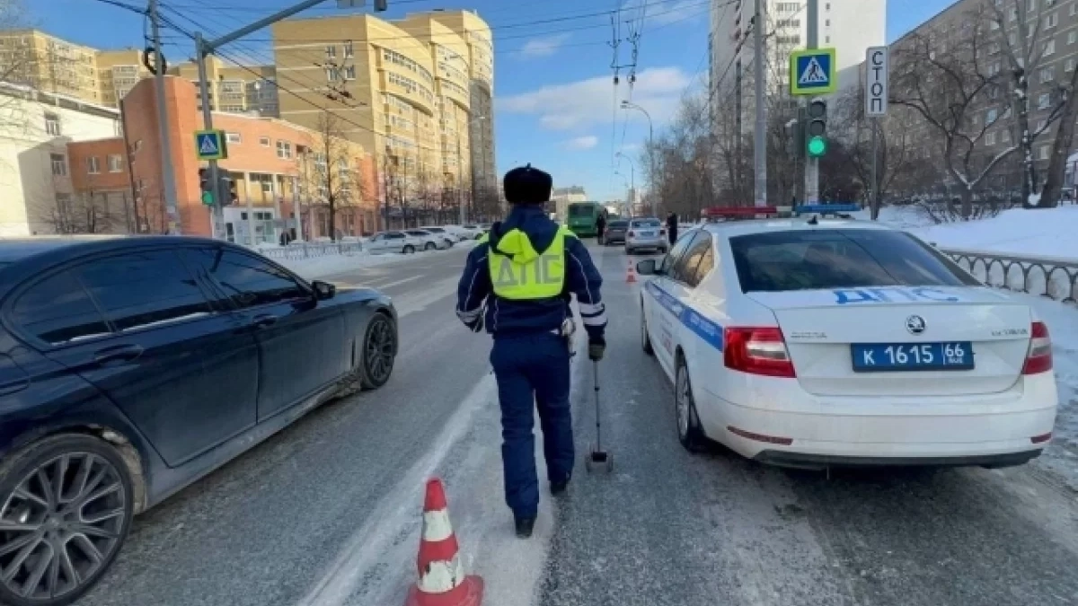 В Екатеринбурге за один день произошли два ДТП с пострадавшими детьми: водители предварительно нарушили правила