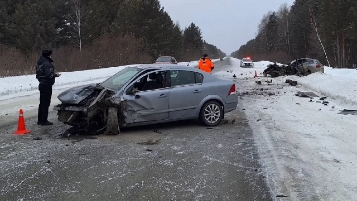 «Закрыл глаза и открыл уже в больнице»: под Алапаевском пенсионер на Opel протаранил Nissan — пострадавший в коме