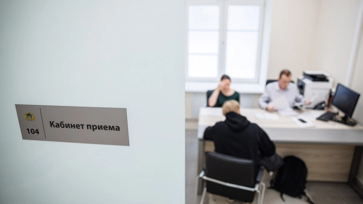 «Зайцев» отправляют в суд: в Екатеринбурге начали штрафовать безбилетников по новой схеме