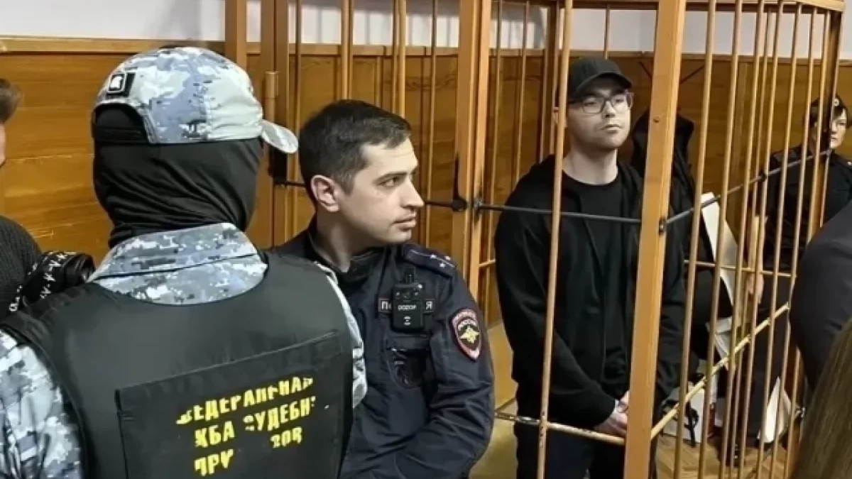 Бывшего редактора крупного уральского СМИ отправили в колонию на 5 лет за взятку в 120 тысяч рублей