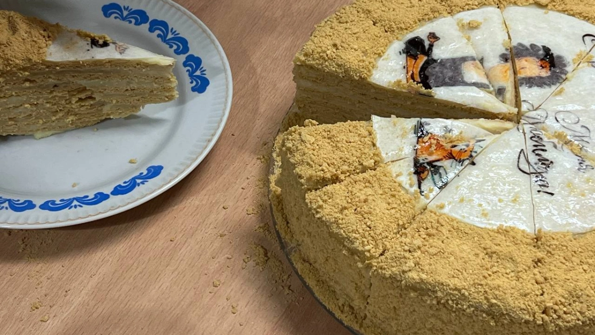3 лучших крема для "Медовика" на любой вкус — простые и быстрые