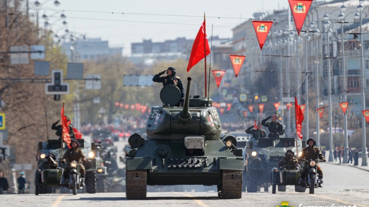 Центр Екатеринбурга 9 мая станет пешеходным: где перекроют, когда запустят транспорт и почему нужны наличные